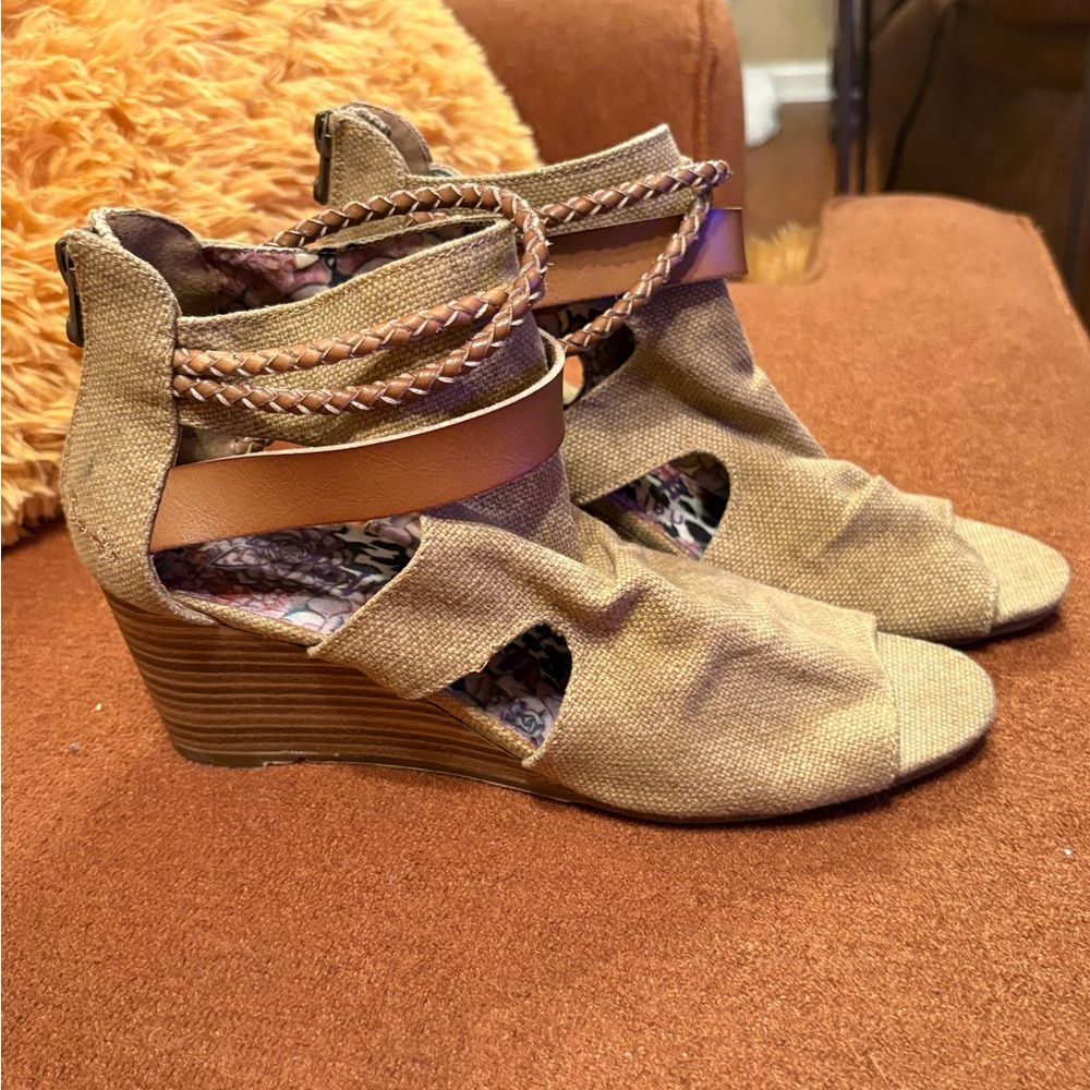 Blowfish Women's Brown Wedge Sandals